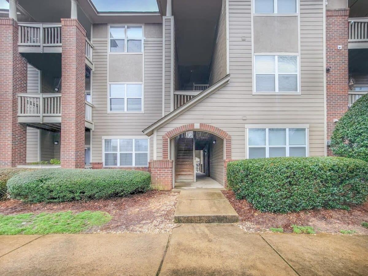 Cozy 1-Br Apartment With A Seasonal Pool Charlotte Exterior photo